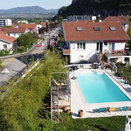Entrechat Piscine